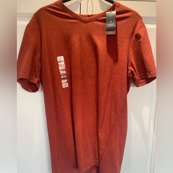 Denver Hayes men’s burnt orange short sleeve v-neck t-shirt. Medium - Picture 1 of 4